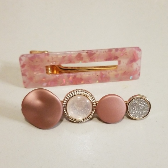 🎉SALE 3 SETS FOR $15 🎉 Hair clips - Picture 1 of 3